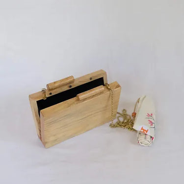 WOODEN CLUTCH PINE